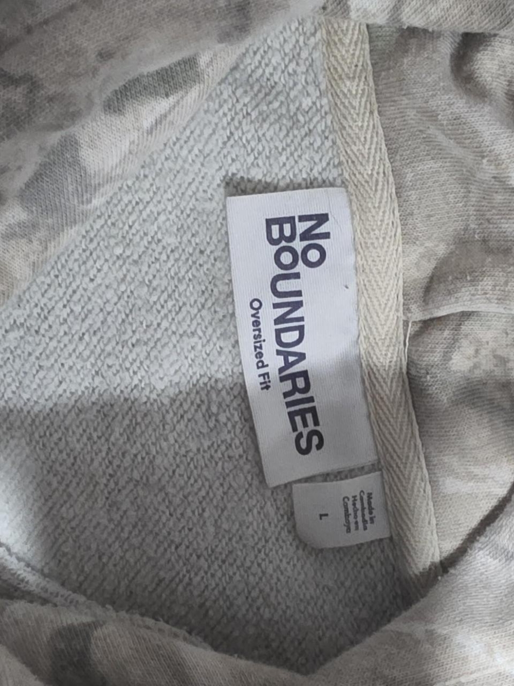 No Boundaries Men's Light Gray Oversized Undershirt
